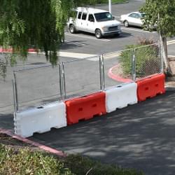 The Water-Wall Fence is ideal for vertical construction, it's secure and easy to deploy.